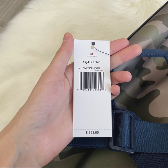 NWT 💼 Tommy Hilfiger Weekender Camo Blue Green Bag Comfort Bag - Picture 2 of 4